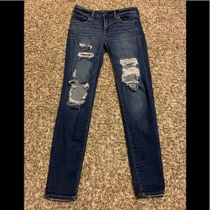 Women’s American Eagle distressed jeans size 4
